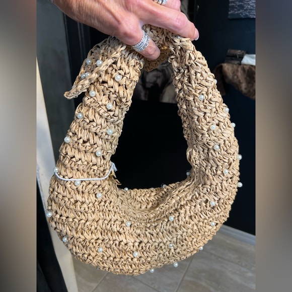 🤎🤎Viral Haute Hippie Straw Crochet
Beaded Hobo Faux Pearl Handbag🤎🤎 NWT - Picture 12 of 15